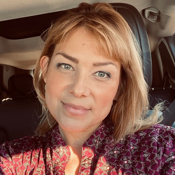 Meet your Posher, Amanda! - Picture 9 of 9